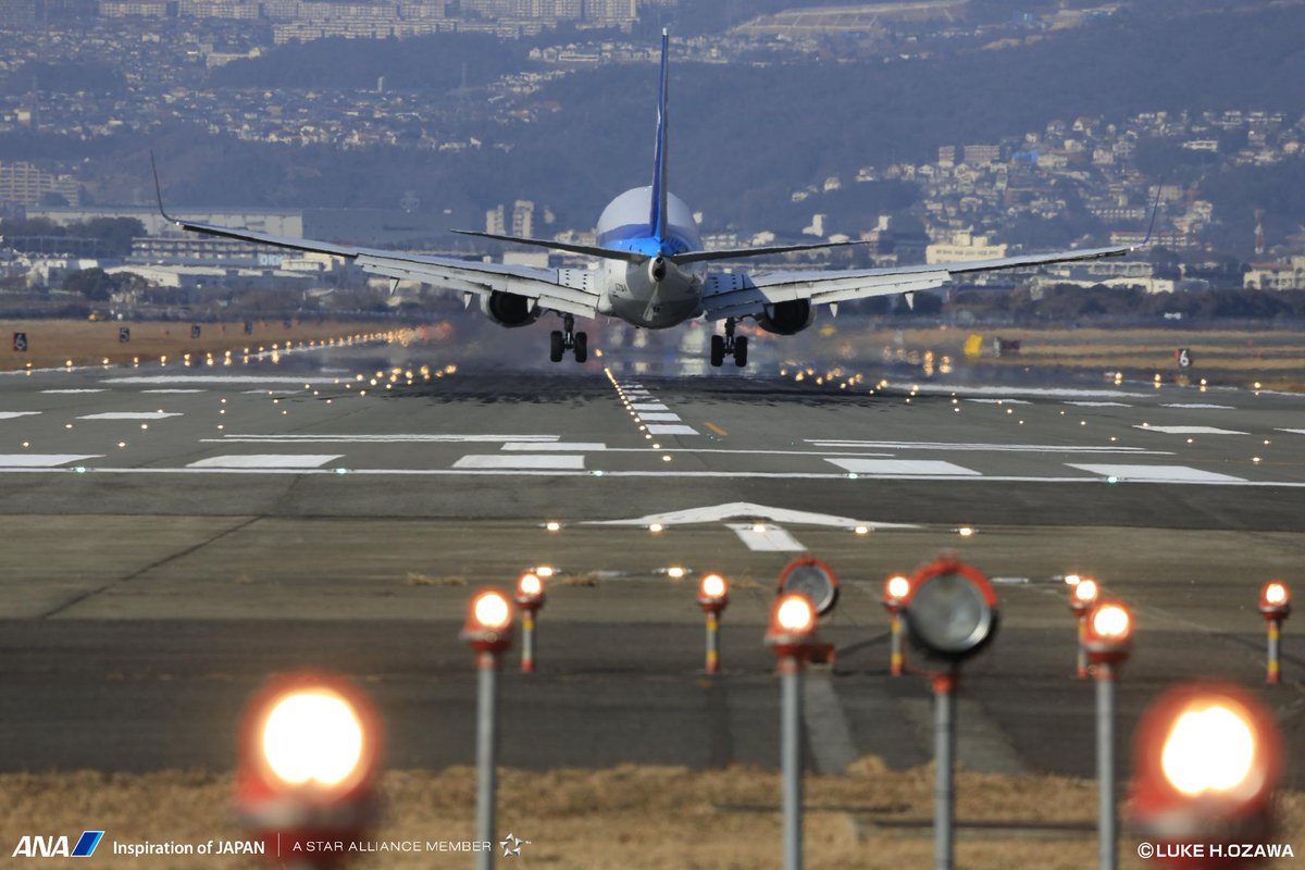 Ana旅のつぶやき 公式 على تويتر Ana 飛行機写真 伊丹空港 旅に出るなら Http T Co Gnvnhjkcrd Http T Co F2b7aubowk