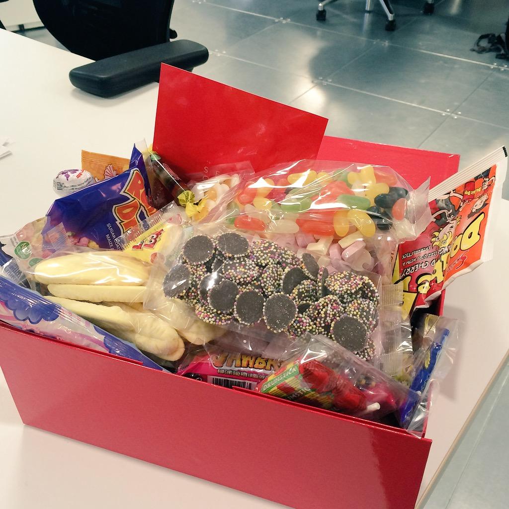 e_l_thompson's tweet image. Good job I&apos;m a sharer #clientperks #retrosweetbox
