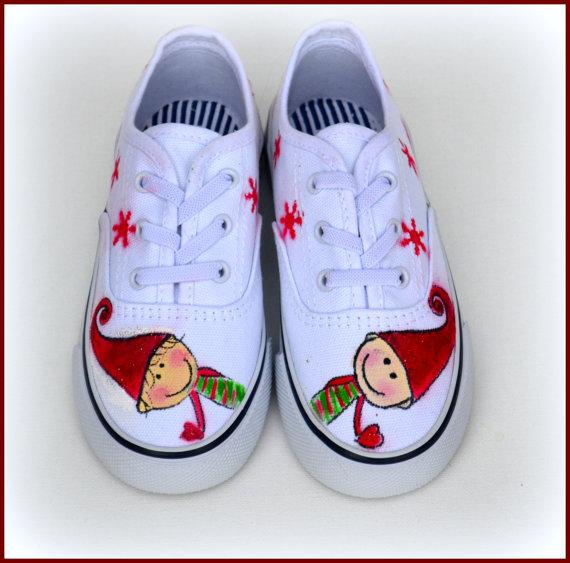 InMotionPay's tweet image. Sale Christmas Shoes Hand Painted ART by PricklyPaw etsy.me/1rOGBOb via @Etsy Santa #Xmas #GiftFest #Follow
