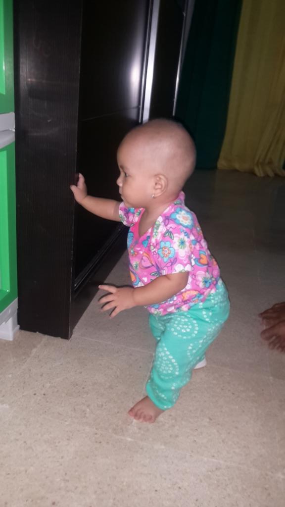 lithuaniea's tweet photo. Anak mami 9bln udh mau jln ,pinterrrr bgt :* http://t.co/7H0yo2SILE