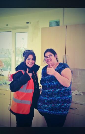 GentooStacey's tweet photo. @gentoogroup tenant is so happy with her new kitchen as part of the decent homes referb #thumbsup #gentooconstruction http://t.co/yVKpIXsKfw