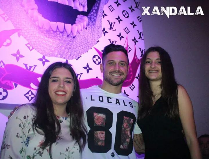 NuriaPeris96's tweet photo. Noche de 10 con @pascualprincipe http://t.co/R4a423aWGY