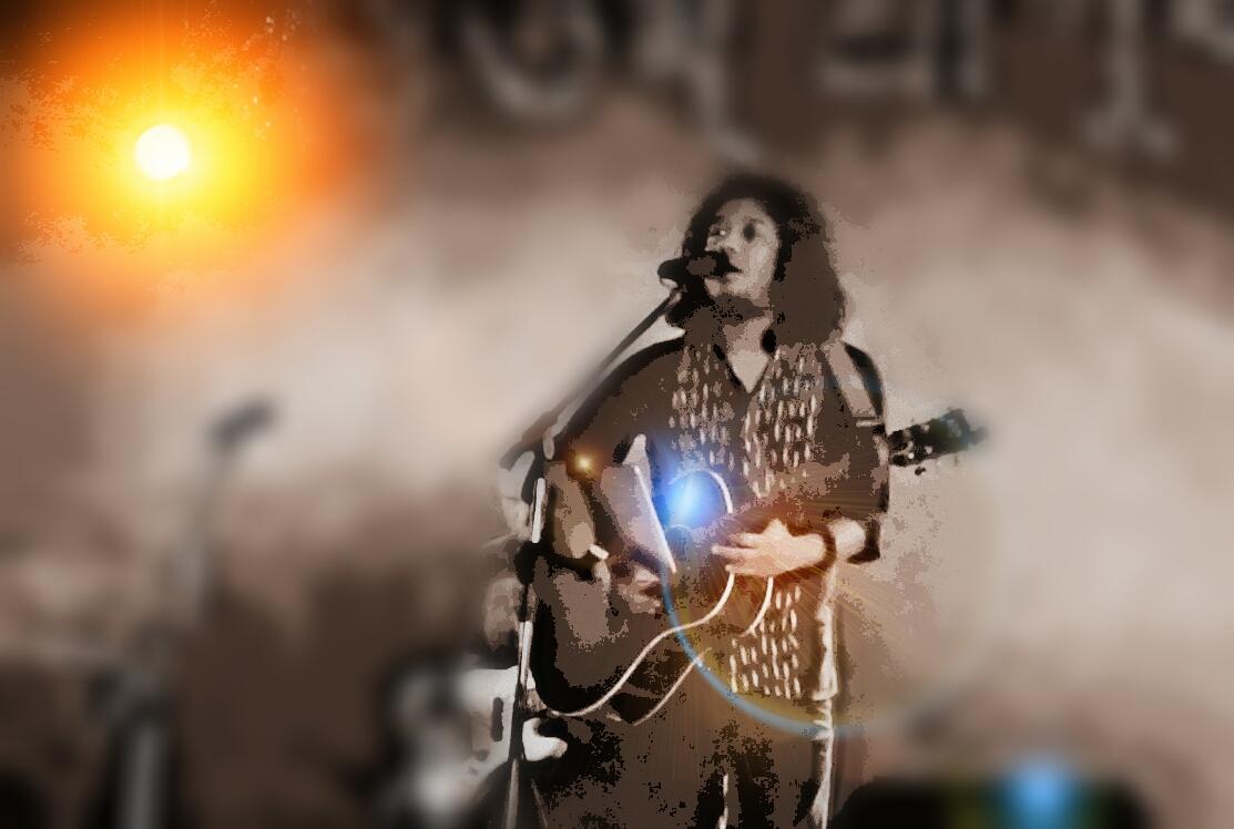 006be565eb4d4de's tweet photo. @paponmusic love you papon da. One pic that clicked in Tsk bihu............. 
Waiting for the next bihu to see you http://t.co/EJhqXWEibN