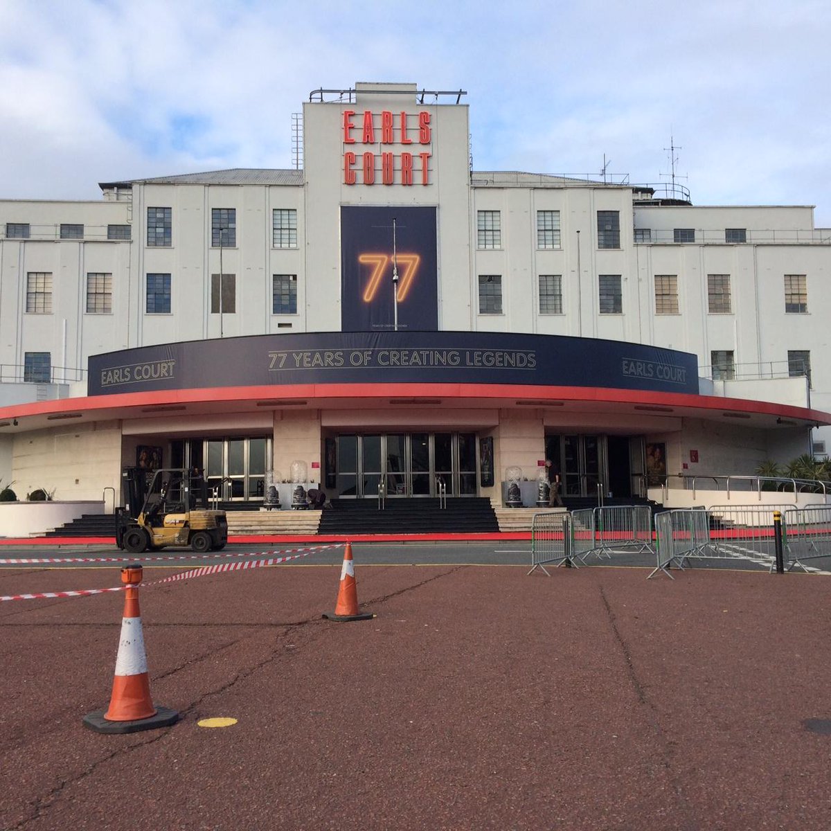 eventshareco's tweet photo. So privileged to be a part of this! #77yearsoflegends #earlscourt Farewell old Girl! http://t.co/Nxbf99MSen