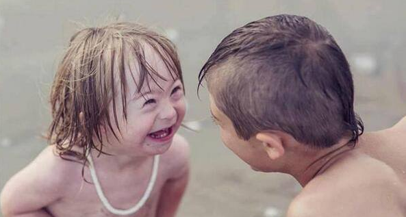 jorge_2704's tweet photo. Porque ellos no son diferentes. Todos lo somos. ¡Hoy estamos con ellos! #diainternacionaldeladiscapacidad http://t.co/gdcUtLBEUr