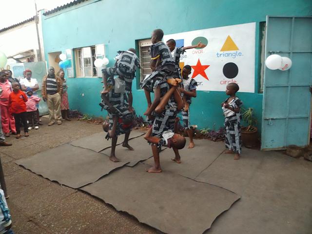 DeafAidKenya's tweet photo. @LarryMadowo  @EvelynWambui Kibera Greenhouse school for deaf Kids Acrobats.#InternationalDayofpeoplewithdisability http://t.co/qUwEHOyG7B
