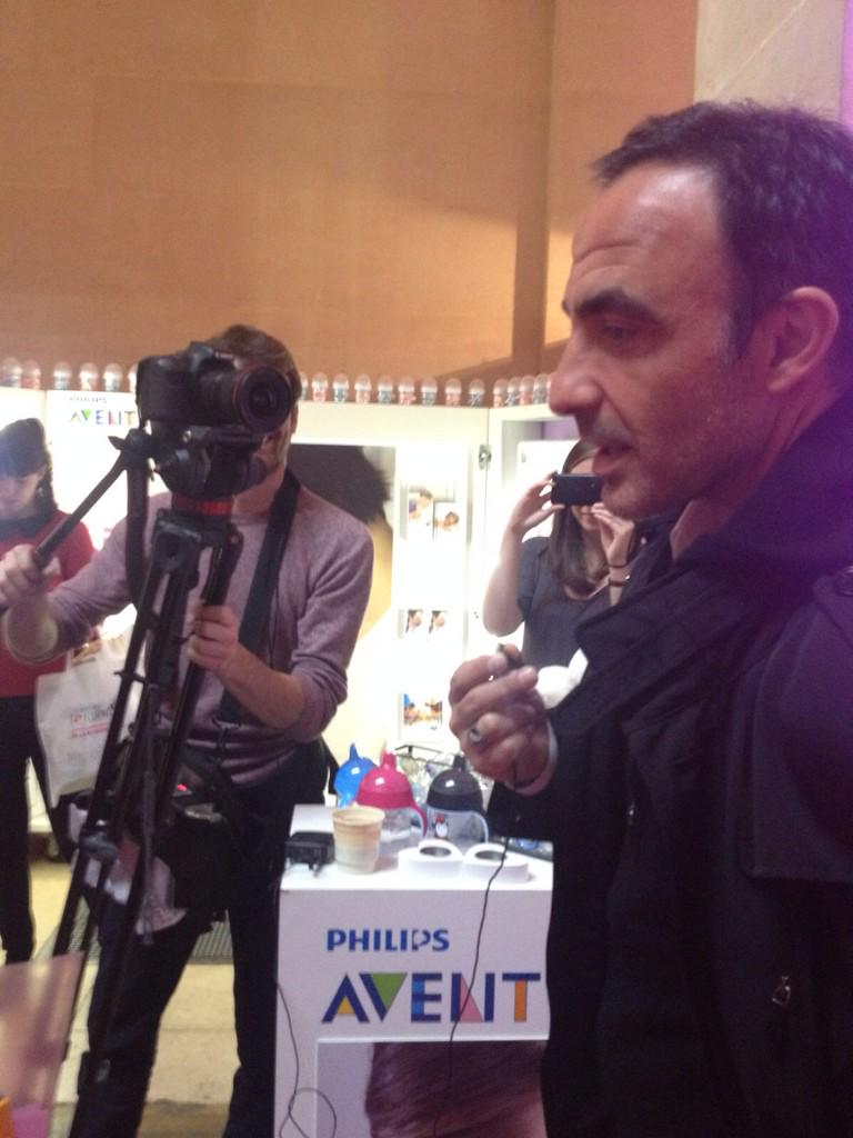 PhilipsFrance's tweet image. Visite de @nikosaliagas sur le stand Philips AVENT ! #efluentmums3