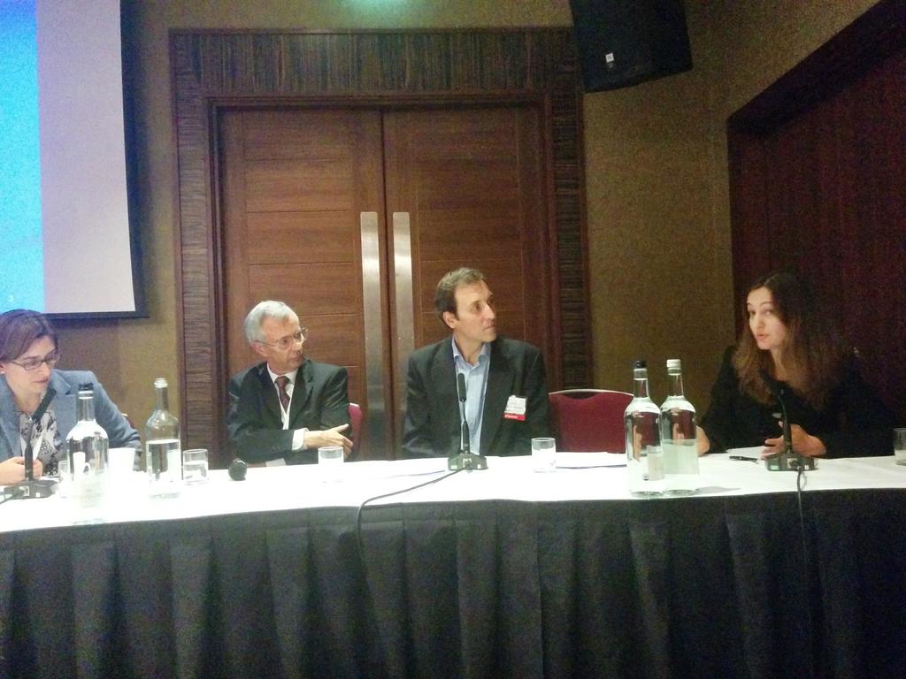 DiamMelina's tweet image. #HermioneVaury from #AirFrance &amp;amp; #ArturoDell discussing overcoming the lack of #analytics experts @BigDataWS