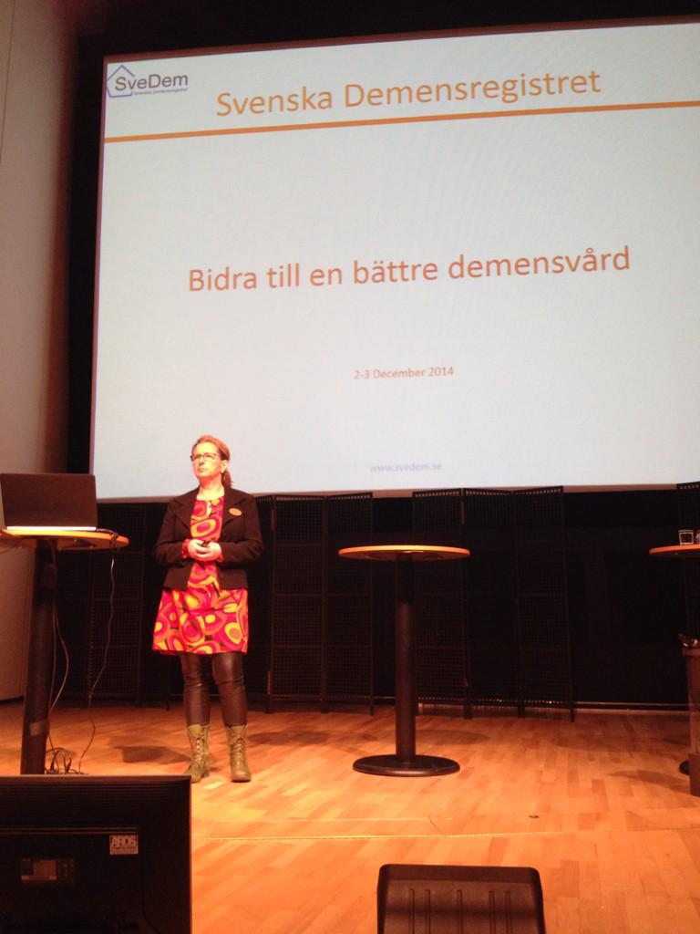 RiksSar's tweet photo. Anne från #svedem berättar om hur man kan bidra till en bättre demensvård. Kvalitetsregisterdag i Västmanland http://t.co/cQb5QFUcXl