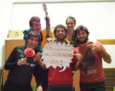 Goizalde1980's tweet photo. Euskararen eguna!!! http://t.co/pW6JQPwupf
