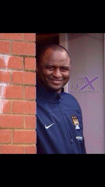 okumuRodriguez's tweet photo. My ribs @xtiandela: Hahahaha....#ItHitsYouItsDecemberWhen your landlord starts looking at you like this.. http://t.co/GW4ufol7eh/s/OxCR