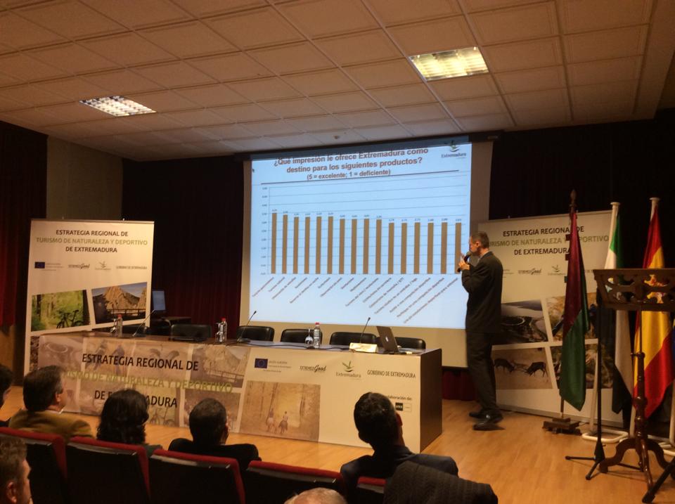 extremadura_tur's tweet photo. Hoy en #Plasencia @Extremadura_tur presenta la estrategia de #Turismo de #naturaleza y #deportivo. http://t.co/iIFeuLgr8S