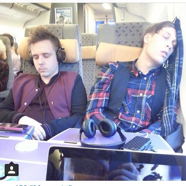 Softengine_SP's tweet image. Asleep photos are back