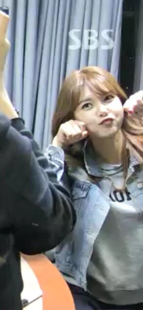 B37PrggCcAAopLa.jpg:large