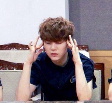 yeolstagram's tweet photo. watching mama with no subs http://t.co/WJ5AD3v7u3