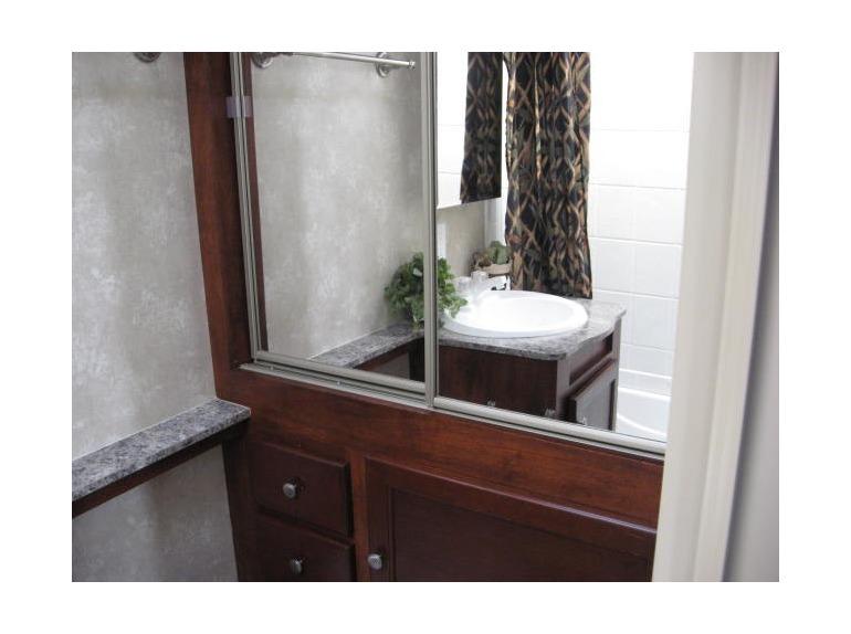 UsedRvsMTRhomes's tweet photo. Used 2009 #Thor Summit #Travel_trailer for sale in Corona, CA , USA @ http://t.co/0f4yEr4ioV http://t.co/ErXVWOZY6d