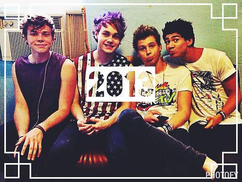 5SOSpain_huelva's tweet photo. "@UANwNiall: excuse me while I cry

#3YearsOf5SOS 
#3RDBIRTHDAYOF5SOS
#ImTheReal5SOS 
#ImTheReal5SOSFollowParty http://t.co/Hqe9VvAR3w"