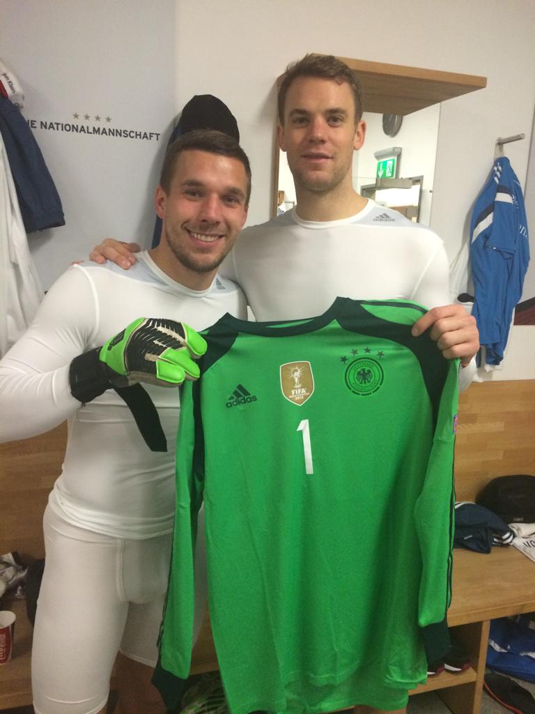 Lukas Podolski Com Manuel Neuer Original Gloves And Jersey Http T Co Mzkop9exuv Charity Kids Neuer Poldi Lp14 Worldchampion Http T Co Vjzmikboni