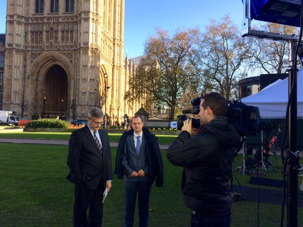 jafrater's tweet photo. @JimBouldenCNN is live from #Westminster on @cnni for #GeorgeOsborne's #AutumnStatement #cnnbusinessview http://t.co/0z3Sd6sjIK
