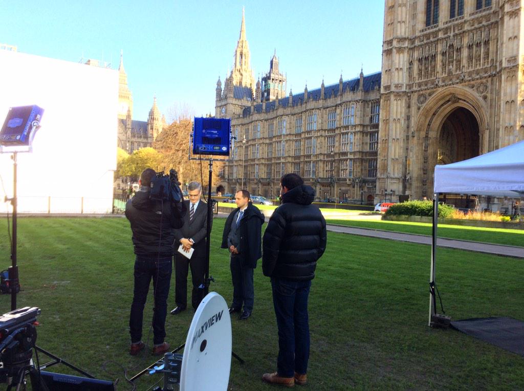 jafrater's tweet photo. @JimBouldenCNN is live from #Westminster on @cnni for #GeorgeOsborne's #AutumnStatement #cnnbusinessview http://t.co/0z3Sd6sjIK