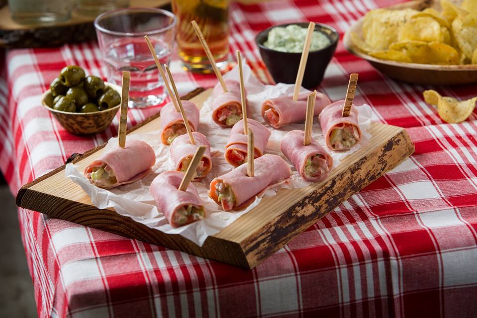 Lekkere trek? Bekijk dan snel dit #recept voor hamrolletjes met een tikje #magie! goo.gl/Q5Wpsp