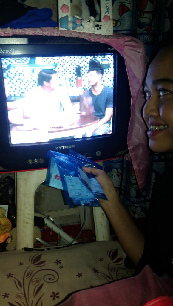 farahsafitri206's tweet photo. Nyiapin obat buat bastian @netmediatama #NETMiliuner_2 http://t.co/Jdfqt3NVuE