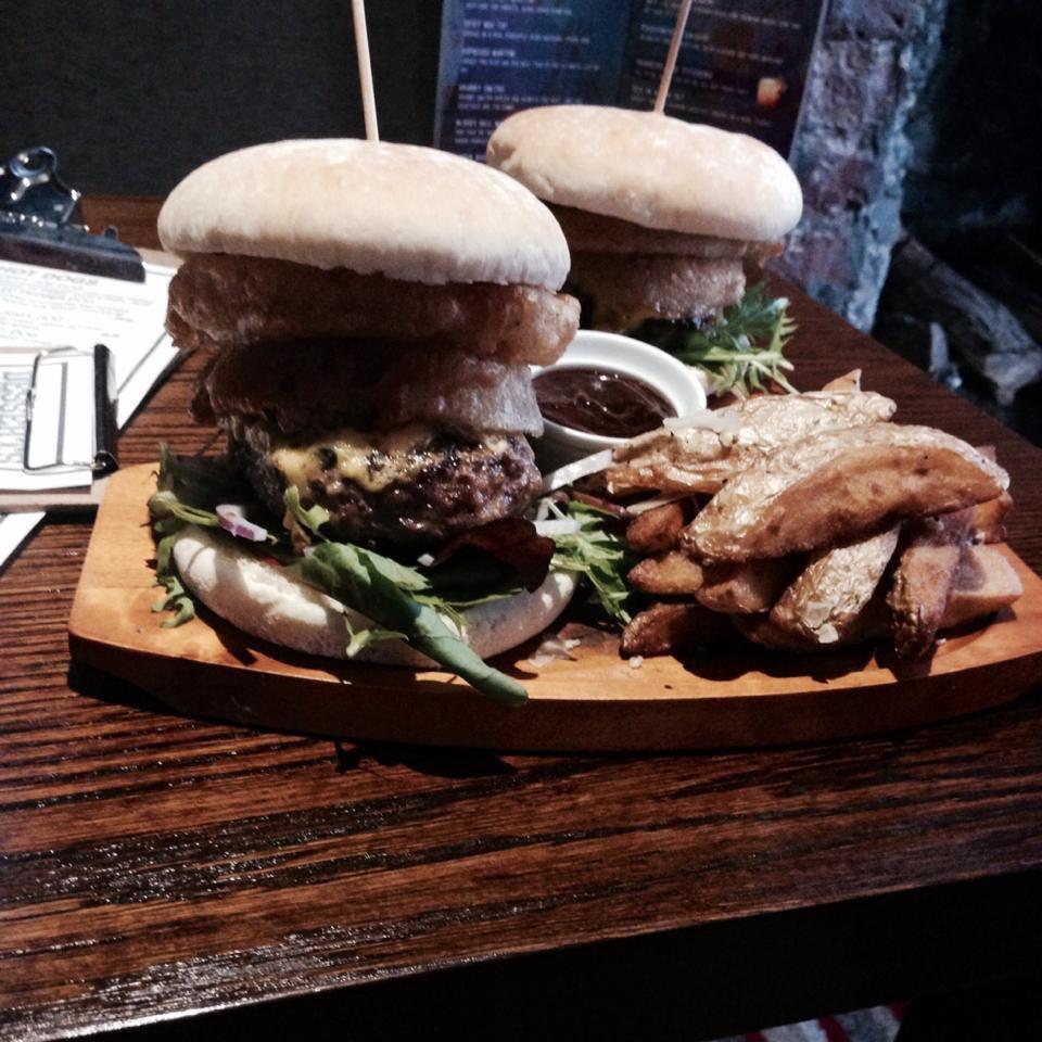 BarLegacy's tweet photo. 50% off all food every Wednesday perfect for a pre match burger tonight with food served till 7pm #safc http://t.co/v1PmI9gHUa
