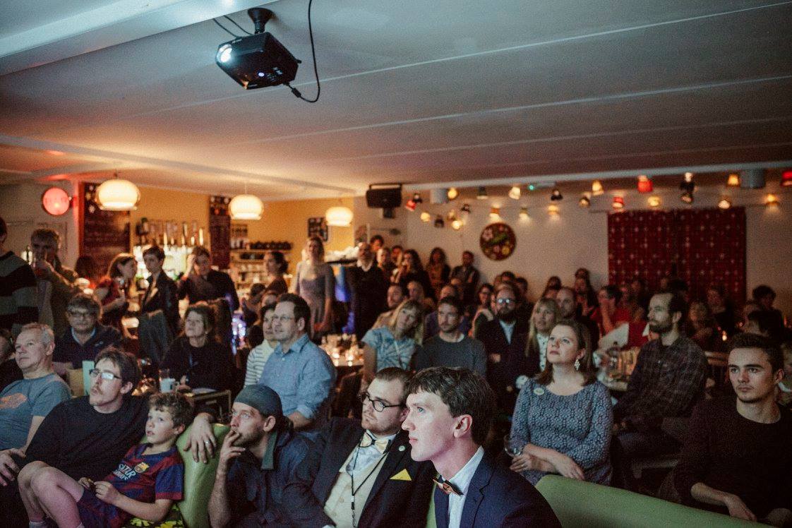 MissPeapods's tweet photo. @CornwallFilm with @cultsharecouk was such a fabulous night. Part 2 on Saturday January 11th. @MissPeapods http://t.co/stVv7RLCvh