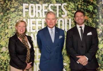RT <a href="/SteveBackshall/">Steve Backshall</a>:<a href="/wwf_uk/">WWF UK</a> <a href="/DeborahMeaden/">Deborah Meaden 🇺🇦</a> &amp; HRH,a productive forum with real goals &amp; gains for sustainable forest use