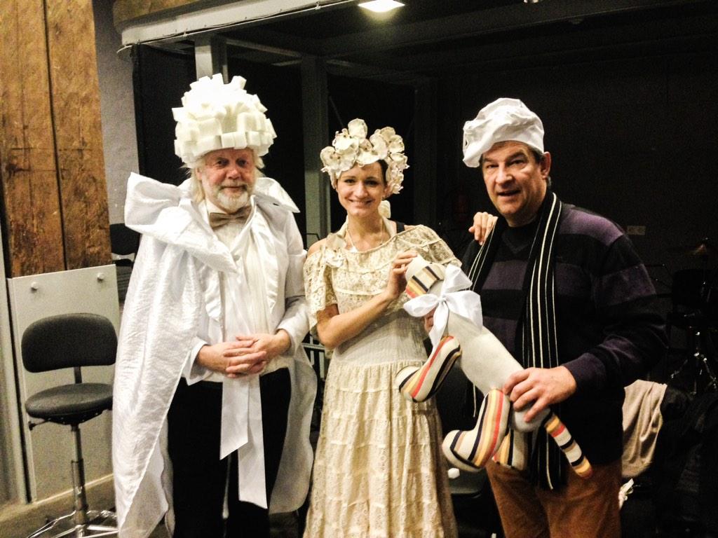 Top Šokolādes pasaka <a href="/spikerukoncertz/">Spīķeru koncertzāle</a>! Ir jautri, kad profesori kļūst par cukurgraudiņiem :) #vanilla #uncleVilhelm