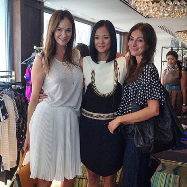 InesRiveroOfc's tweet photo. @harpersbazaarus Officially open, come shop your Basel essentials... #shopbazaar http://t.co/x8HEq3jVhM