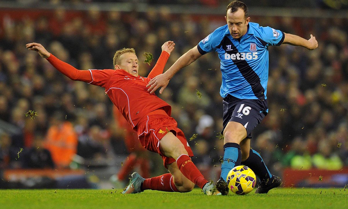 RT if Lucas is YOUR #LFC player of the month #EchoPOTM