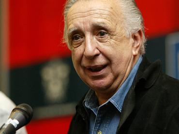 DDNRocha's tweet photo. Muere el periodista y escritor Vicente Leñero a los 81 años de edad. http://t.co/qMXv6fnOIf