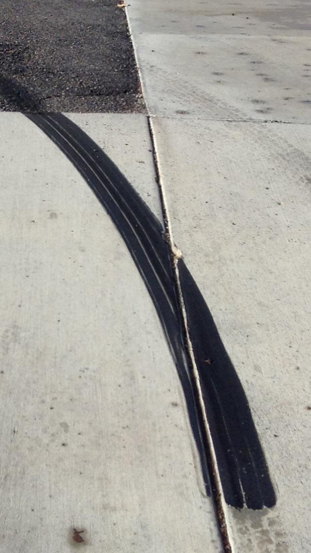 Kaydfarring's tweet photo. Tbt haha! "@TyDahl232: Soo I did my first burnout today and it was in @Kaydfarring truck😍😍😂 https://t.co/ortUGgFXQB"