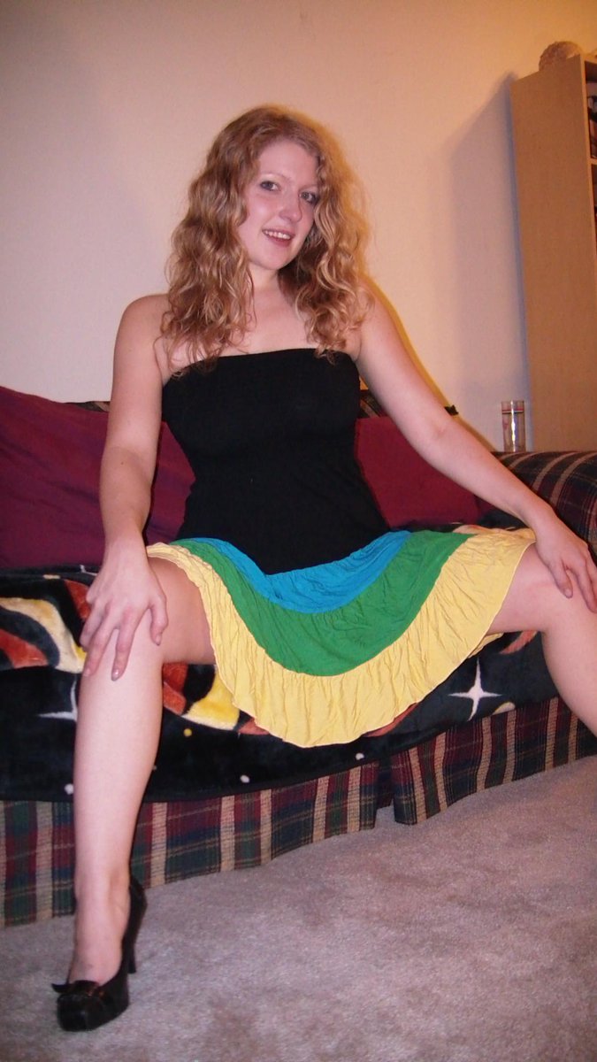 shakinitdotcom's tweet image. Naughty Roommates Amy and Ivy. Watch them get dirty at amyandivy.shakinit.com