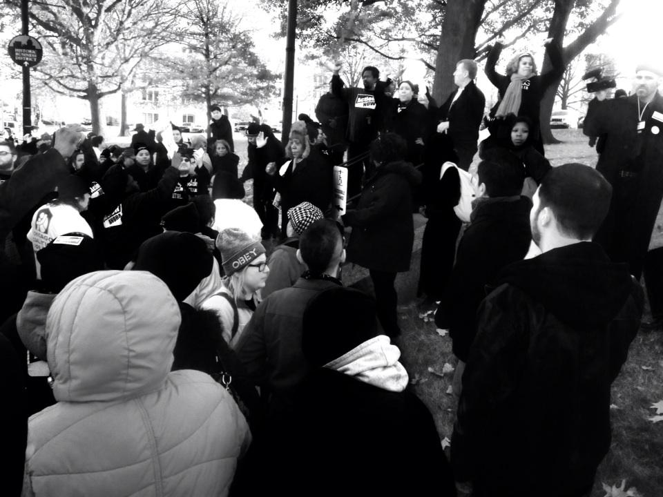 RaiseIllinois's tweet photo. Our rally outside the State Capitol after working families demand minimum wage increase #RaisetheWageIL #twill #p2 http://t.co/EqWLFuvbIz