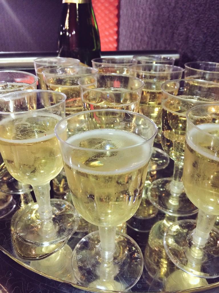 AnnSummers's tweet image. Champagne anyone? #ASMasterclass