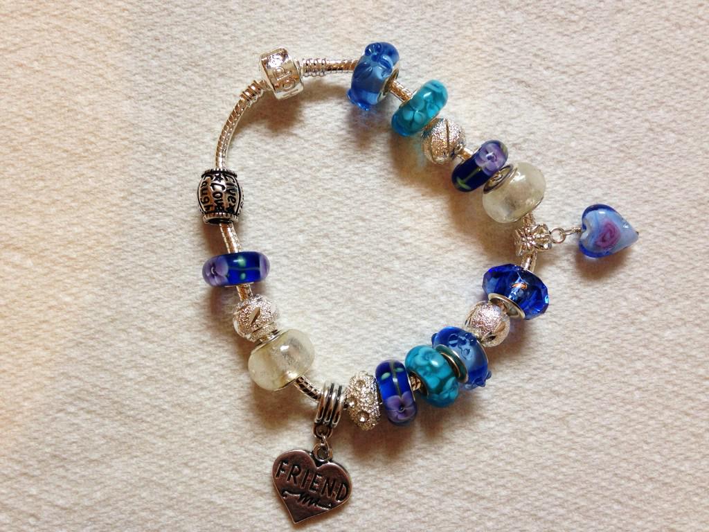 AmyRoseCards's tweet photo. Pandora Inspired Bracelets at http://t.co/3lpLznvWMk #womeninbiz #wineoclock #handmade http://t.co/UPWhhbCCj0
