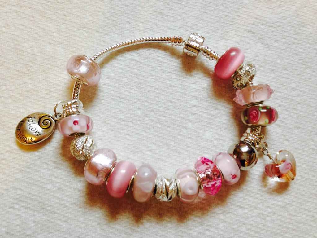 AmyRoseCards's tweet photo. Pandora Inspired Bracelets at http://t.co/3lpLznvWMk #womeninbiz #wineoclock #handmade http://t.co/UPWhhbCCj0