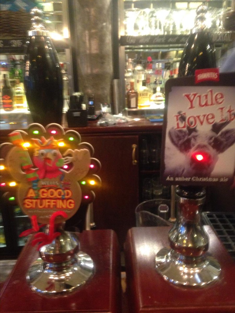 glasgowbeer's tweet image. RT @thehopeglasgow: Festive beers on. Timed photo for the flash.  #comedygold #yuleloveit #goodstuffing