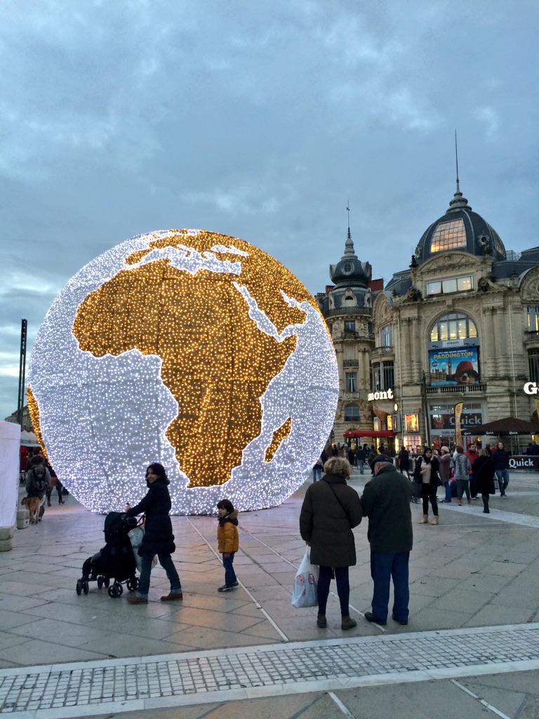 PhrasesDeMTP's tweet photo. Comme quoi le monde est petit à Montpellier ! #RT si tu l'as vu à la com' ou #FAV si c'est pas le cas http://t.co/QdyNjh7LLe