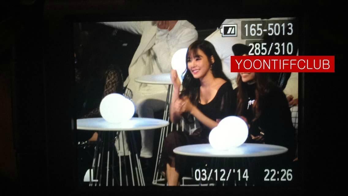 [PIC][02-12-2014]Tiffany khởi hành đi Hồng Kông để tham dự "2014 Mnet Asian Music Awards" vào tối nay B38DoVKCEAAsTMp