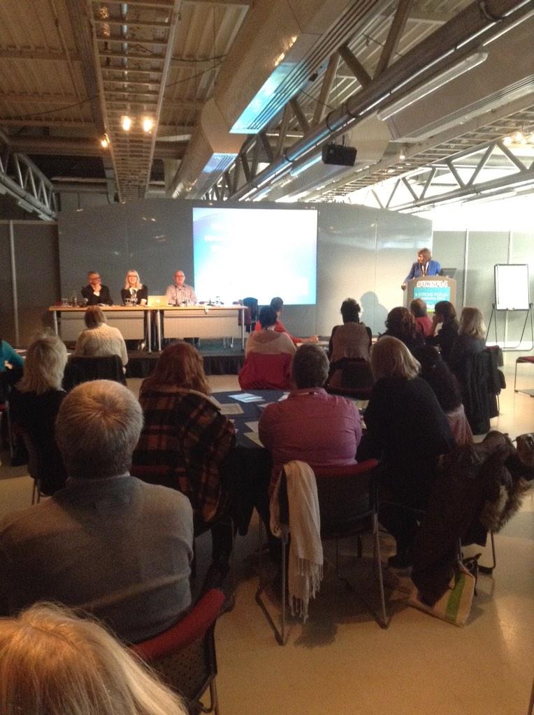 lisakidd22's tweet image. Career development session underway yesterday. Highly recommended! #signupfast #UKSF14 @dalewebb @lawrencemaggie