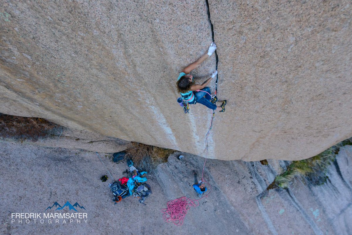 EveningSends's tweet photo. Bold, acrophobic trad climber Jenn Flemming writes The #DayISent Skinny Love (5.13c) http://t.co/YYAMvTA49X http://t.co/qgcaLMja9a