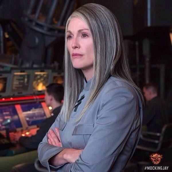 Happy Birthday Julianne Moore!!! Gracias por ser la perfecta Presidente Coin 
