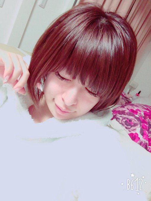 髪切って染めたー。 つるつるんなった、 シャンプー変えたからかな。 http://t.co/2IPmES0ZP5