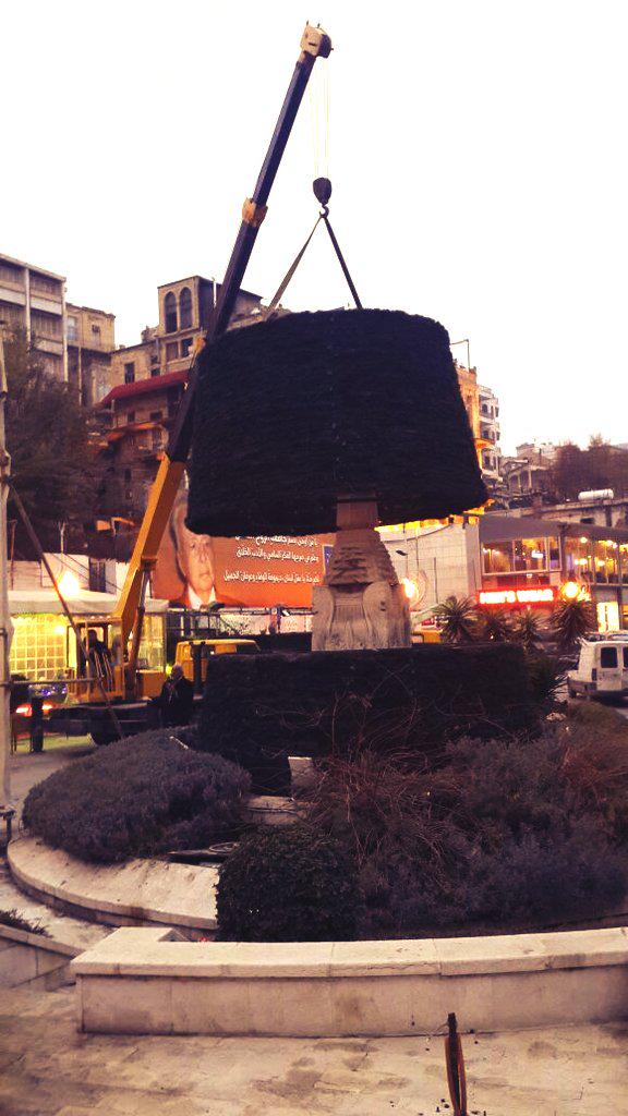 EliasHallit23's tweet photo. @uAntonine tallest tree @ zahle - Lido square #Pastorale #UA !! 🎅🎄 http://t.co/sHirSVVQ1m