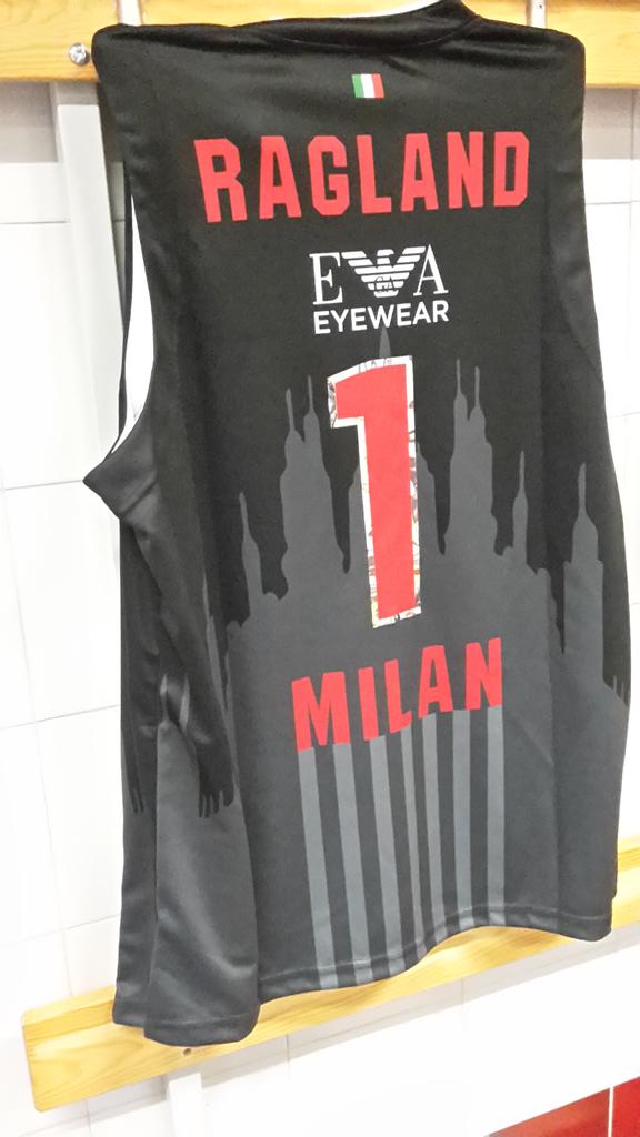 OlimpiaMI1936's tweet photo. @Jragz1 #Redinblack http://t.co/bY4RefpiNT