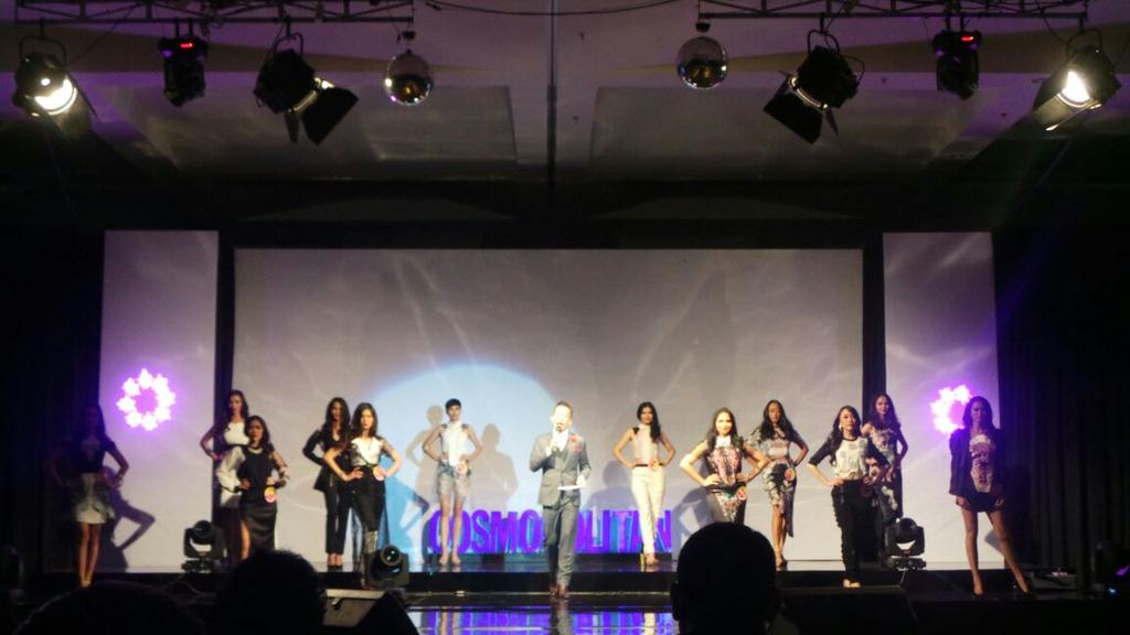 CosmoIndonesia's tweet photo. Sesi kedua ini para finalis memakai gaun dari koleksi Rinda Salmun.  How lovely! #FFF2014 http://t.co/XRiEvH1NiV