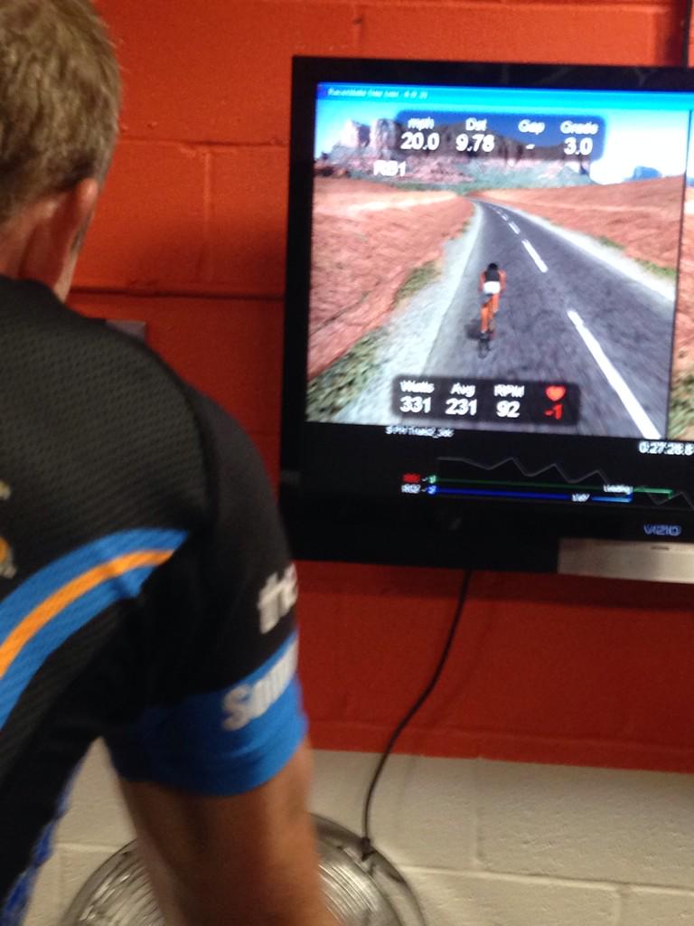 codyangell's tweet image. Here's @oshott of @StPeteRunningCo at @mellowjohnnys chilling on 330 watts. @THE_GUTT runners CAN ride! #TRE14